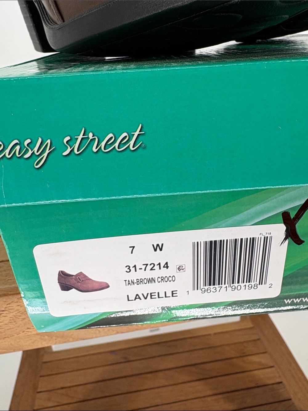 New Easy Street Women’s brown Leather Slip-On Dress Shoes size 7W - Picture 7 of 7